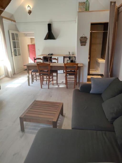 Le Ptit Loft Villa Brechamps Esterno foto