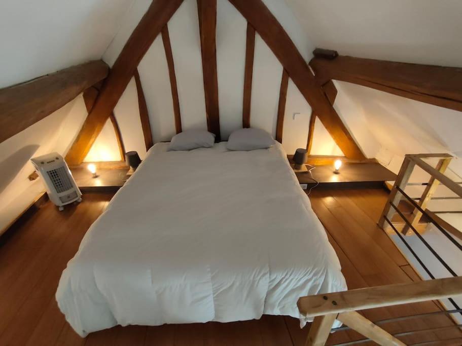 Le Ptit Loft Villa Brechamps Esterno foto